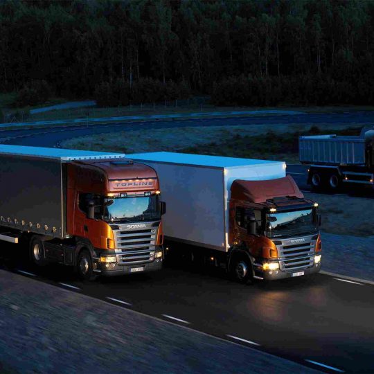 https://www.carcaba.es/wp-content/uploads/2015/09/Three-orange-Scania-trucks-540x540.jpg